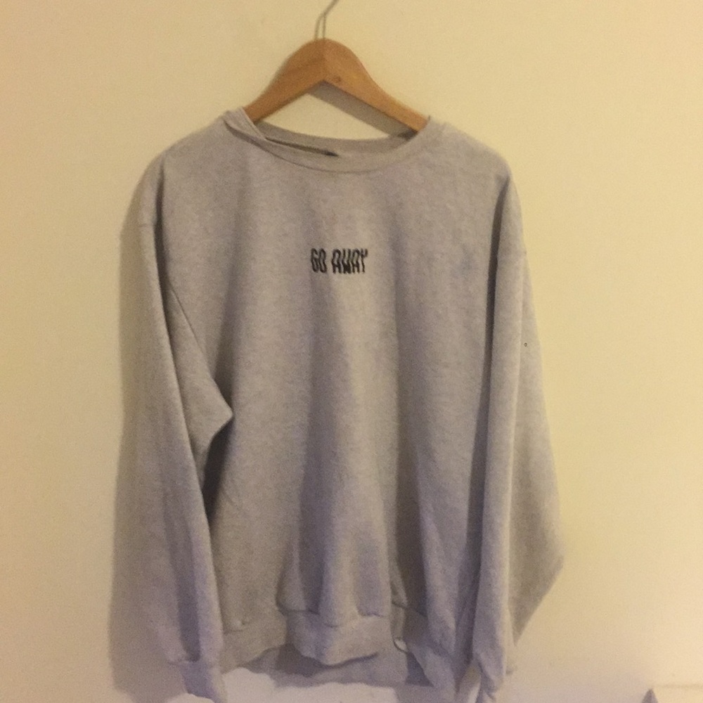 ONLY DIVIDED CREWNECK !!😱